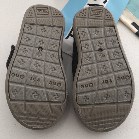 Toms Tiny Canvas Shoes - Picture 2 of 2